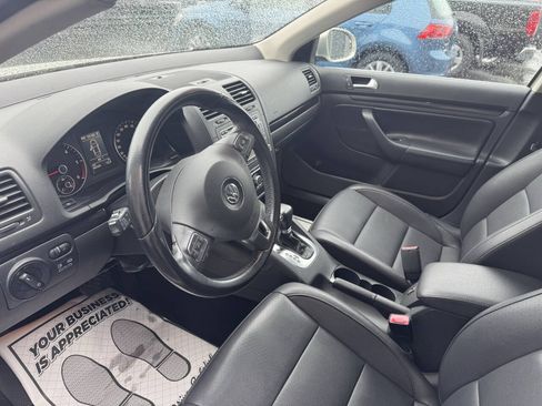 Used 2010 Volkswagen Jetta TDI FWD image 15