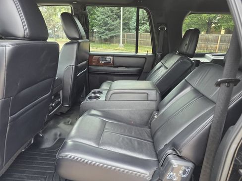 Used 2017 Lincoln Navigator L Select AWD/4WD image 17