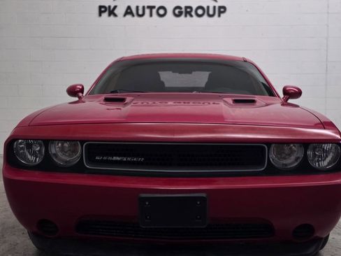 Used 2012 Dodge Challenger SXT image 3