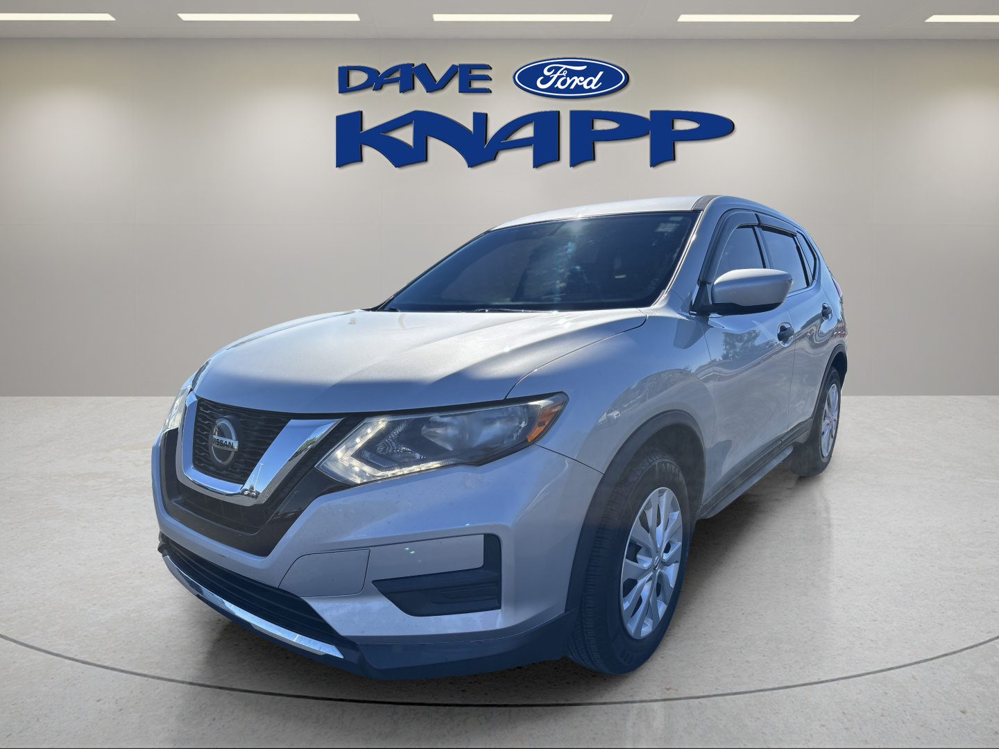 Used 2018 Nissan Rogue S FWD image 3