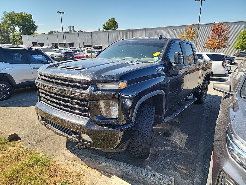 Used 2021 Chevrolet Silverado 2500 LT w/ Midnight Edition AWD/4WD image 2