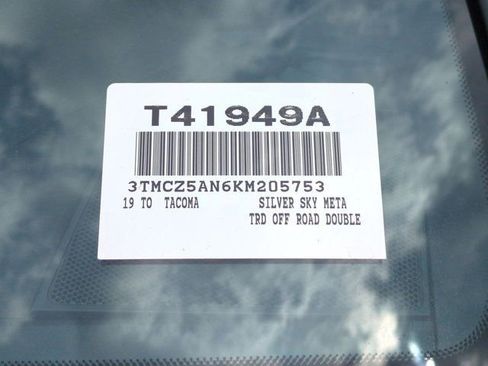 Certified 2019 Toyota Tacoma TRD Off-Road image 18