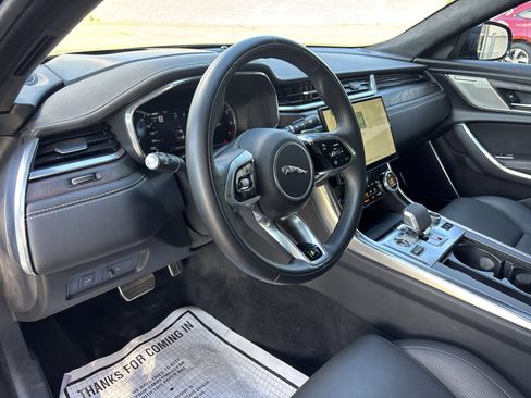 Used 2022 Jaguar XF R-Dynamic SE AWD/4WD image 19