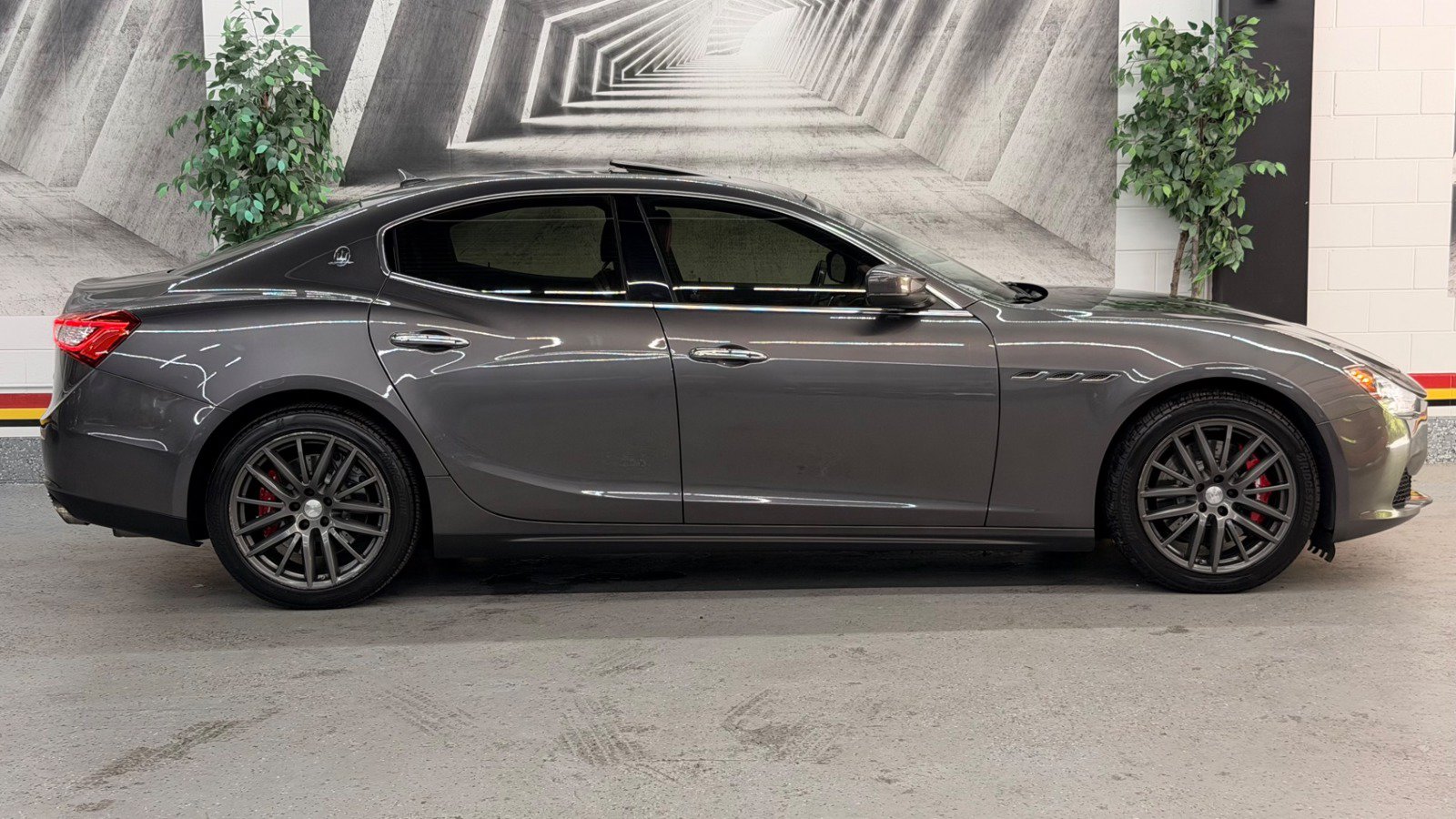 Used 2017 Maserati Ghibli S Q4 AWD/4WD image 6