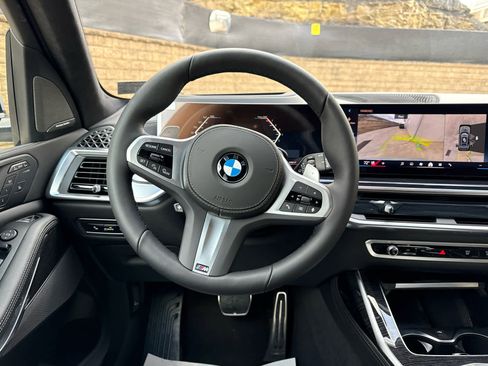 New 2026 BMW X7 xDrive40i w/ M Sport Package AWD/4WD image 11