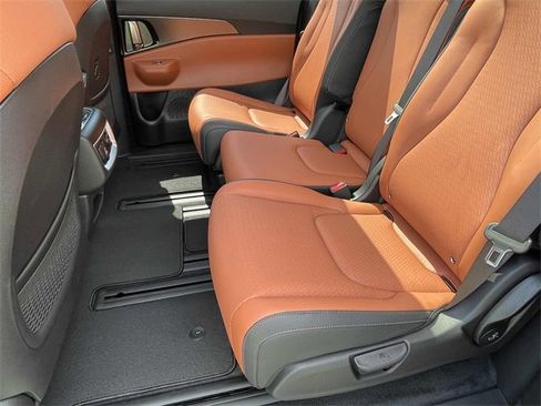 New 2025 Kia Carnival SX Prestige image 9