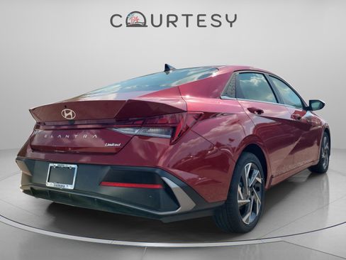 New 2026 Hyundai Elantra Limited image 3