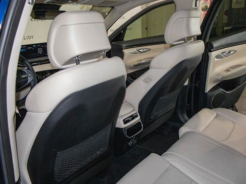 Used 2023 Genesis GV70 2.5T w/ Select Package AWD/4WD image 10