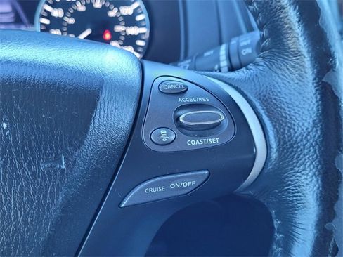 Used 2019 Nissan Pathfinder SL image 27