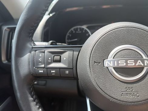 Used 2025 Nissan Pathfinder SL AWD/4WD image 8