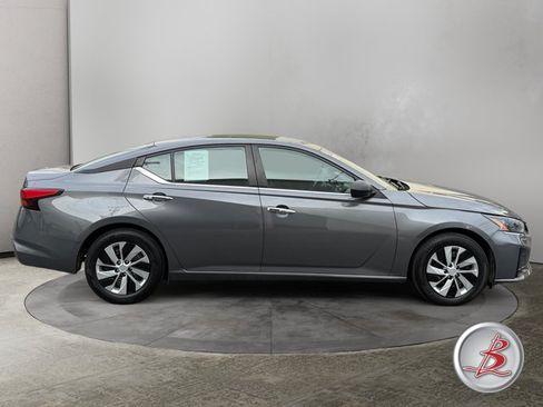 Used 2024 Nissan Altima 2.5 S FWD image 8