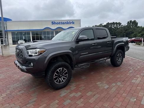 Used 2023 Toyota Tacoma TRD Sport w/ Advanced Technology Package AWD/4WD image 4