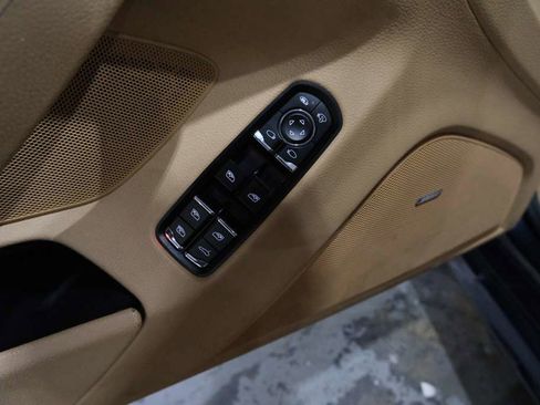 Used 2014 Porsche Panamera 4 image 20
