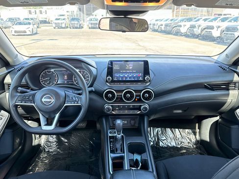Used 2024 Nissan Sentra SV FWD image 14