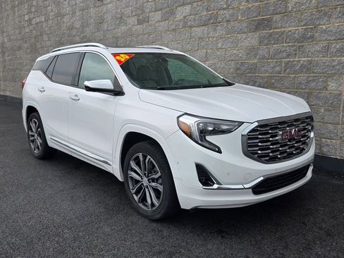 Used 2020 GMC Terrain Denali w/ Denali Premium Package AWD/4WD image 7