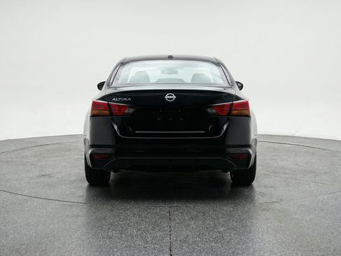 Used 2025 Nissan Altima 2.5 SV FWD image 7