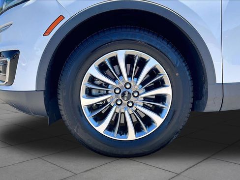 Used 2020 Lincoln Nautilus FWD w/ Equipment Group 101A image 9