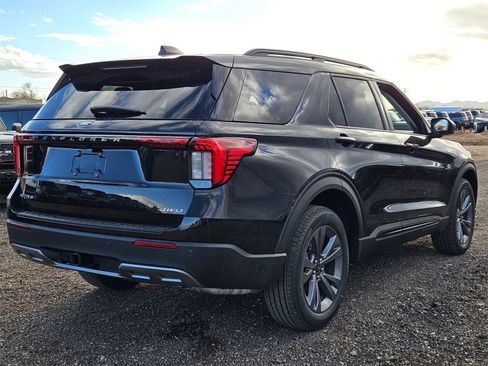 New 2026 Ford Explorer Active w/ Active Comfort Package image 5