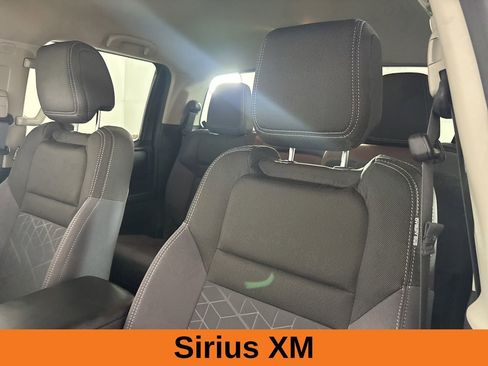 Used 2025 Nissan Frontier SV w/ SV Convenience Package RWD image 9