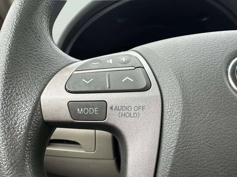 Used 2009 Toyota Camry LE FWD image 23