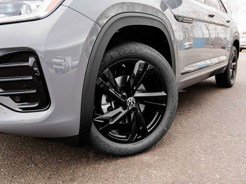 New 2026 Volkswagen Atlas Cross Sport SEL R-Line image 16