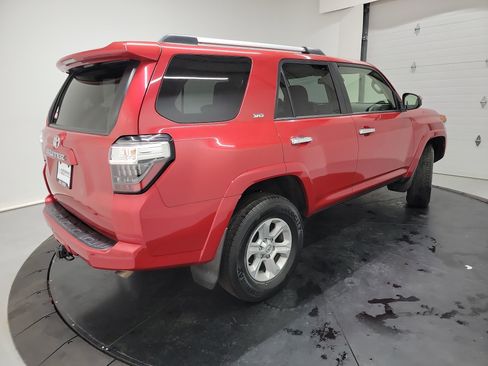 Used 2021 Toyota 4Runner SR5 AWD/4WD image 9