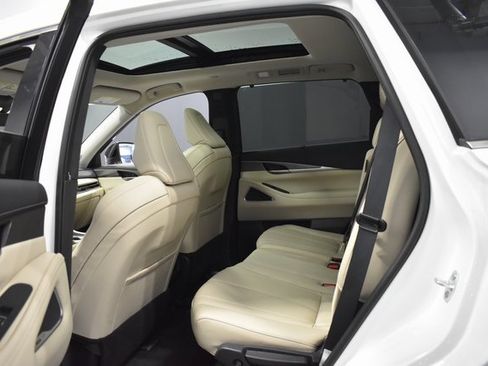 Used 2025 INFINITI QX60 Luxe image 32