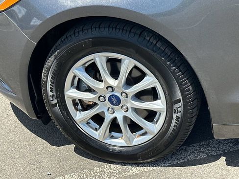 Used 2017 Ford Fusion S FWD image 12