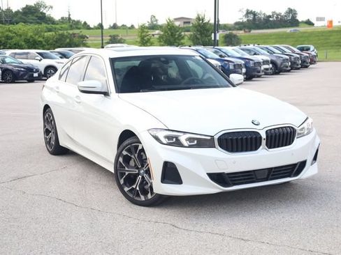 Used 2025 BMW 330i xDrive Sedan w/ Premium Package AWD/4WD image 2