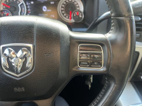 Used 2015 RAM 2500 SLT w/ Luxury Group image 19