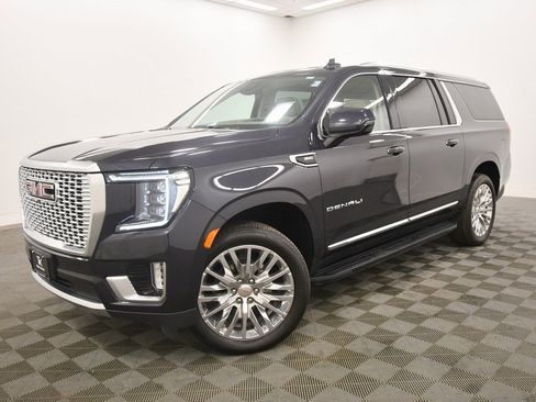 Used 2024 GMC Yukon XL Denali image 2