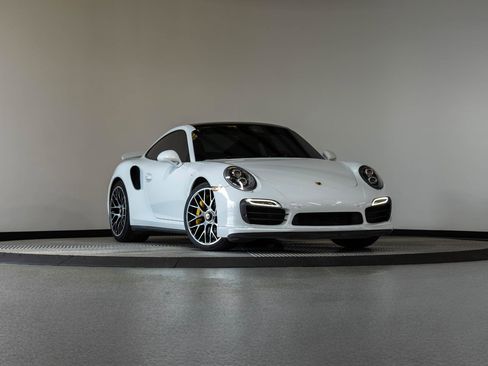 Used 2015 Porsche 911 Turbo S AWD/4WD image 32