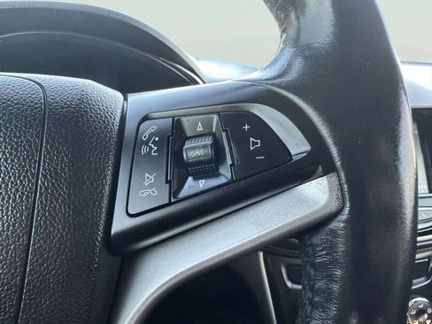 Used 2019 Chevrolet Trax LT w/ LT Convenience Package image 23