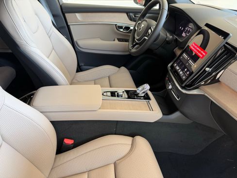 New 2026 Volvo XC90 B6 Ultra w/ Protection Package Premier AWD/4WD image 19