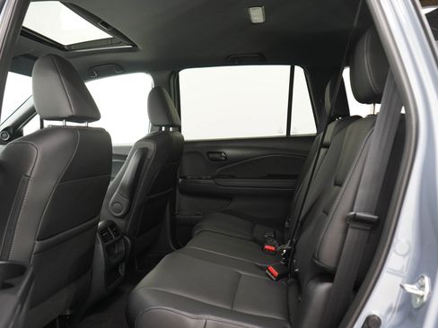 Used 2023 Honda Passport EX-L image 15