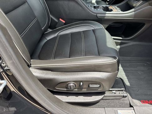 Used 2022 GMC Acadia Denali w/ LPO, Floor Liner Package FWD image 11