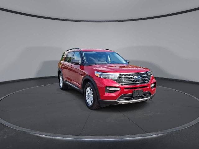 Certified 2023 Ford Explorer XLT w/ Equipment Group 202A AWD/4WD image 2