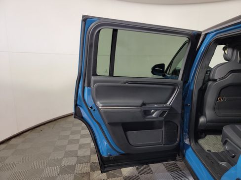 Used 2024 Rivian R1S Adventure AWD/4WD image 17