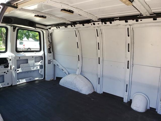 Used 2018 Chevrolet Express 2500 w/ Driver Convenience Package RWD image 13