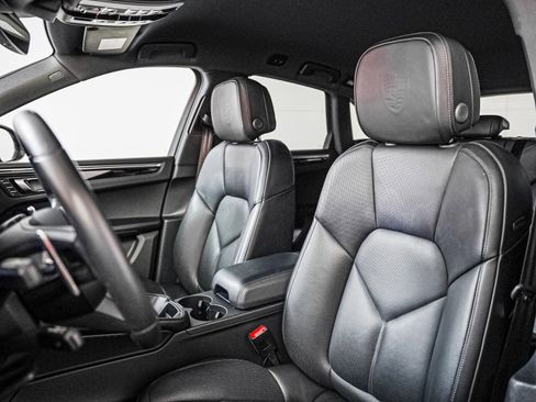 Used 2024 Porsche Macan Turbo image 5