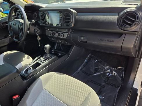 Used 2020 Toyota Tacoma SR w/ SR Convenience Package RWD image 14