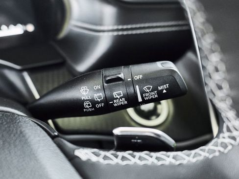 Used 2024 Jeep Grand Cherokee Altitude RWD image 22