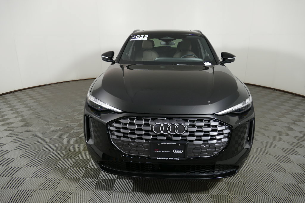 Certified 2025 Audi Q5 Premium w/ Convenience Package AWD/4WD image 2
