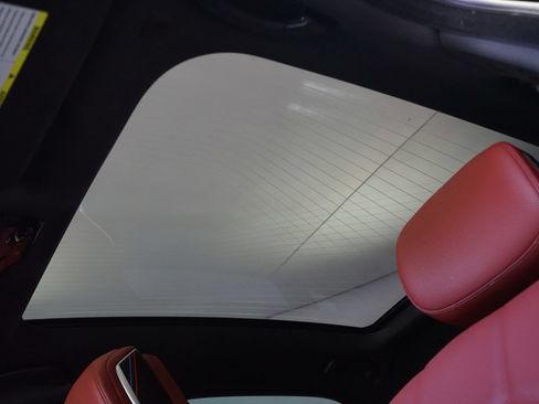 Used 2025 BMW 740i w/ Premium Package RWD image 19