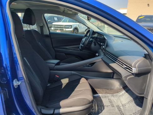 Used 2022 Hyundai Elantra SEL w/ Convenience + Premium Package FWD image 33