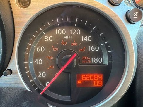 Used 2010 Nissan 370Z Touring image 18