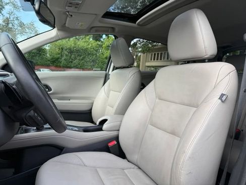 Used 2018 Honda HR-V EX-L image 9