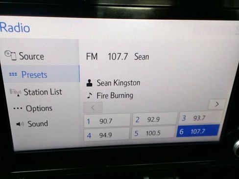 Used 2019 Toyota C-HR XLE image 18