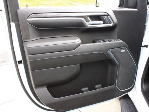 Used 2022 Chevrolet Silverado 1500 LTZ w/ LTZ Premium Package AWD/4WD image 9