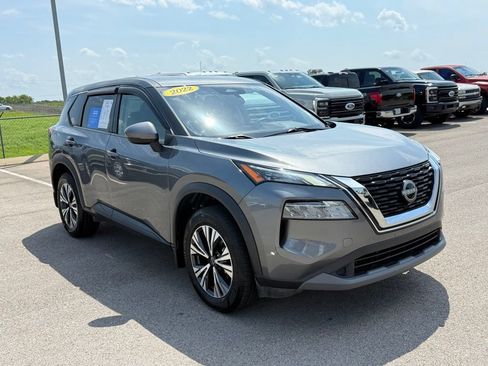 Used 2022 Nissan Rogue SV FWD image 2